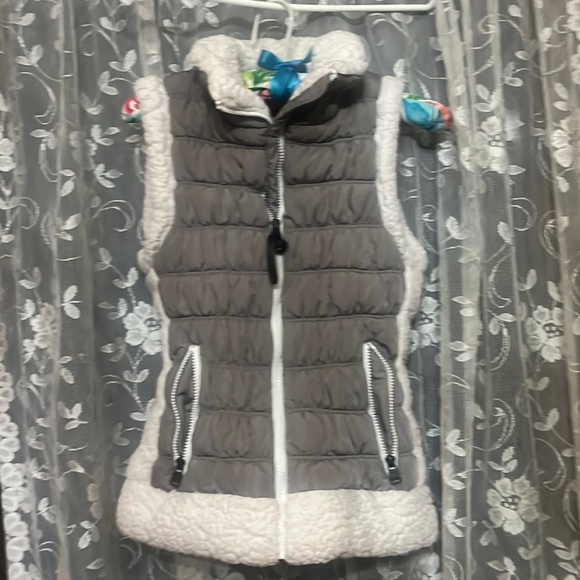 Calvin Klein Performance Jackets & Blazers - Calvin Klein performance addition  vest women’s size small olive green vest